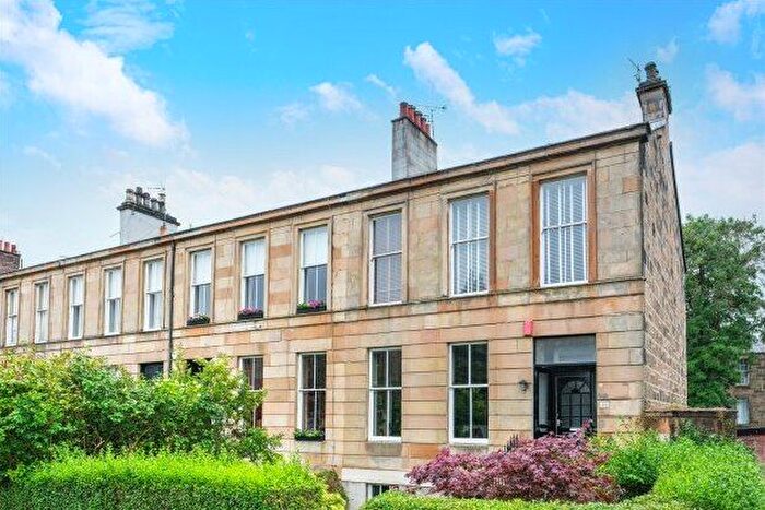 3 Bedroom Flat To Rent In Regent Park Square, Glasgow, G41