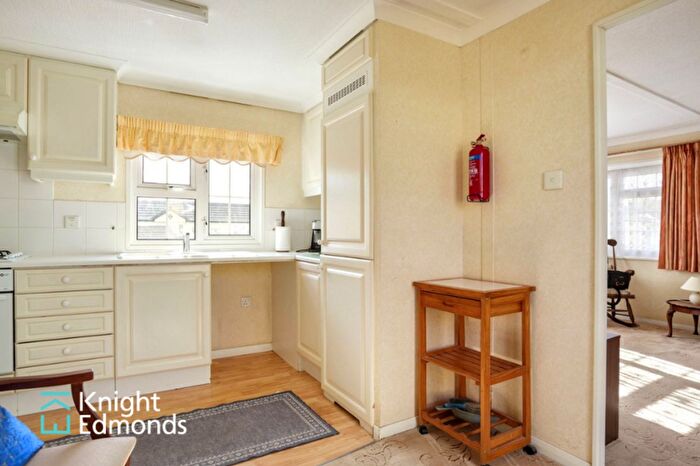 2 Bedroom Park Home For Sale In Garden Of England Park, Forstal Lane, Harrietsham, ME17