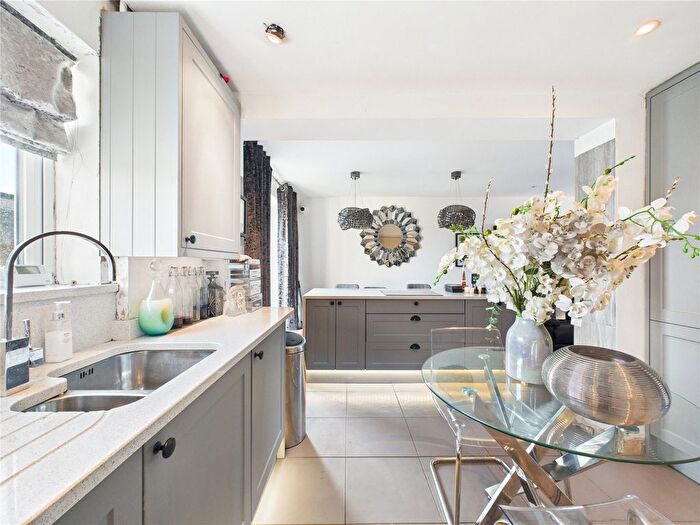 4 Bedroom Semi-Detached House For Sale In Bamfield, Bristol, BS14