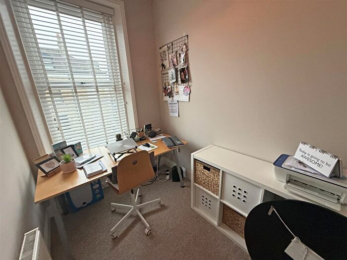 5 Bedroom Property To Rent In Waterloo Place, North Shields, Tyne And Wear, NE29