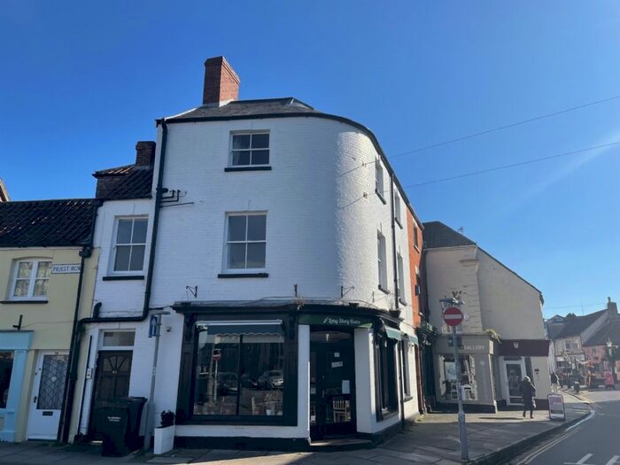 1 Bedroom Flat To Rent In High Street, Wells, BA5