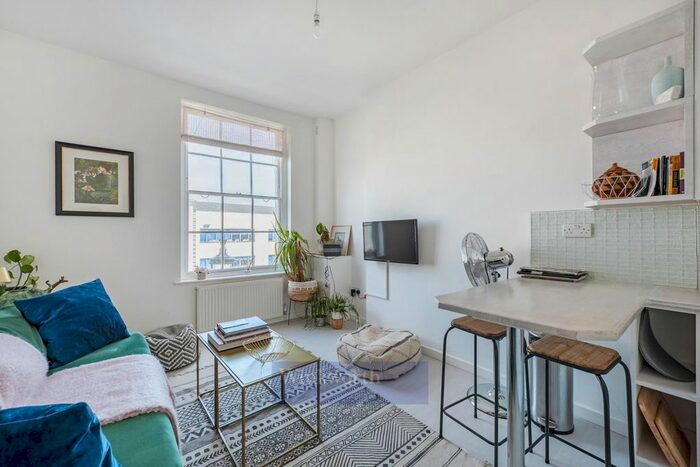 2 Bedroom Flat To Rent In Claverton Street, London, SW1V