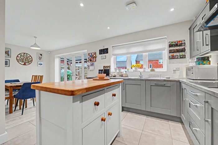 3 Bedroom Detached House For Sale In Pieces Place, North Kilworth, LE17