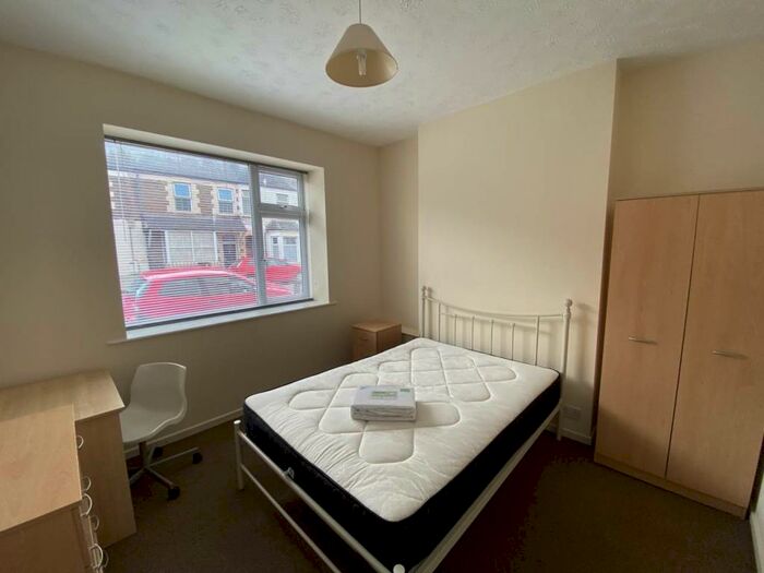 4 Bedroom House To Rent In Moy Road, Cathays, CF24