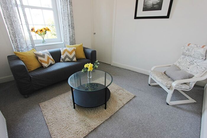 1 Bedroom Flat To Rent In Broughton Road, Edinburgh, EH7