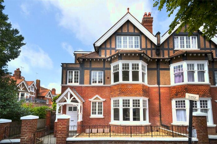 2 Bedroom Flat To Rent In Sackville Road, Hove, BN3