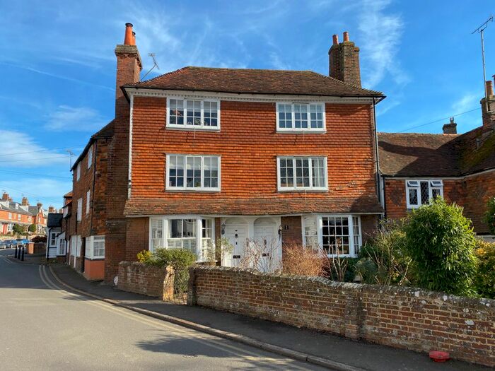 3 Bedroom Town House To Rent In Golden Square, Tenterden, Kent, TN30