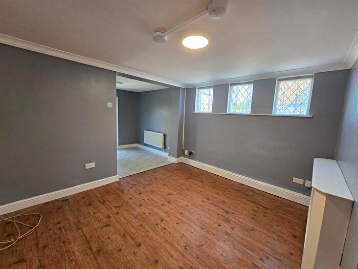 3 Bedroom End Of Terrace House To Rent In Chivers Road, London, E4
