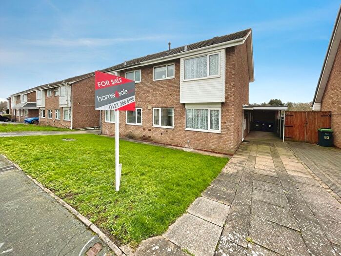 3 Bedroom Semi Detached House For Sale In Amberley Green, Birmingham, B43