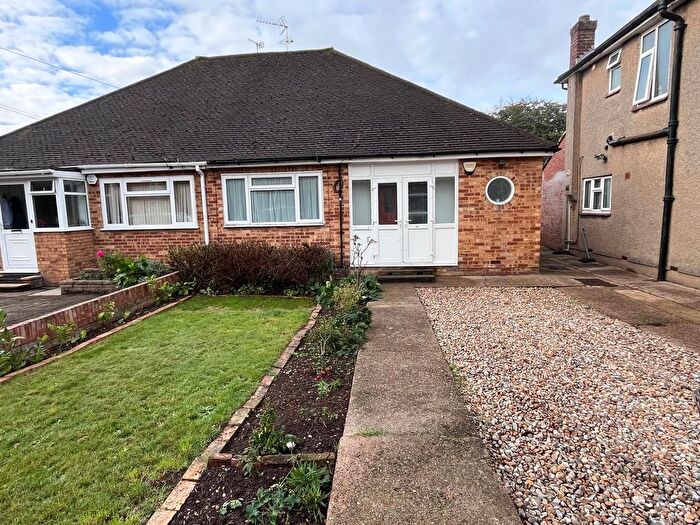 3 Bedroom Bungalow To Rent In Daleham Drive, Uxbridge, UB8