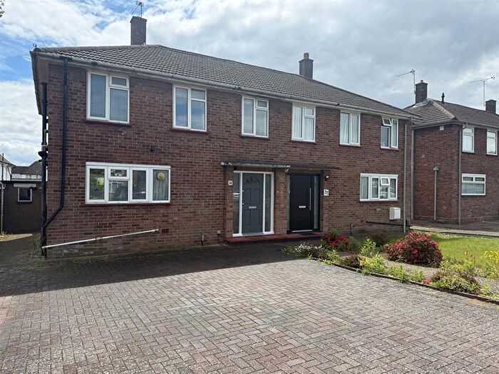 3 Bedroom Semi Detached House To Rent In Kings Drive, Edgware, HA8