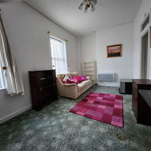 1 Bedroom Flat To Rent In Urmston Lane, Stretford, M32