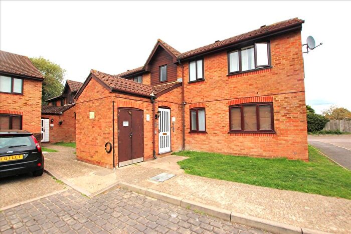 1 Bedroom Studio To Rent In Godwin Close, Sewardstone Road, Chingford, London, E4