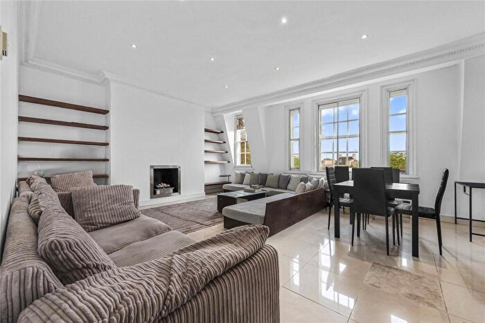 3 Bedroom Flat For Sale In Park Road, Regents Park, London, NW1