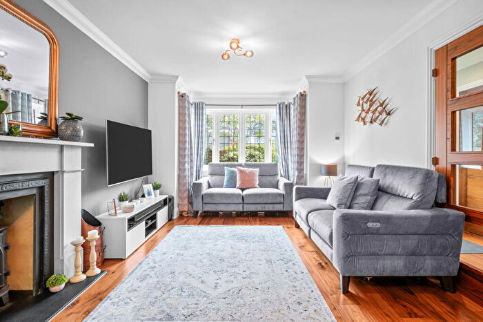 5 Bedroom Detached House For Sale In Lincolns Mead, Lingfield, RH7