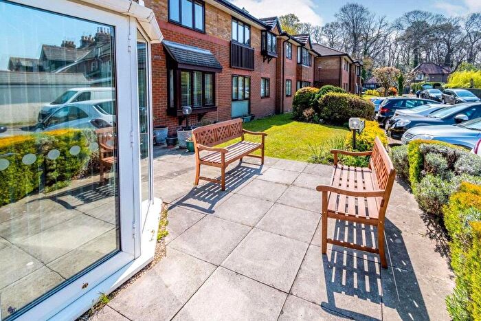 1 Bedroom Apartment For Sale In Chestnut Lodge, Southampton, SO16