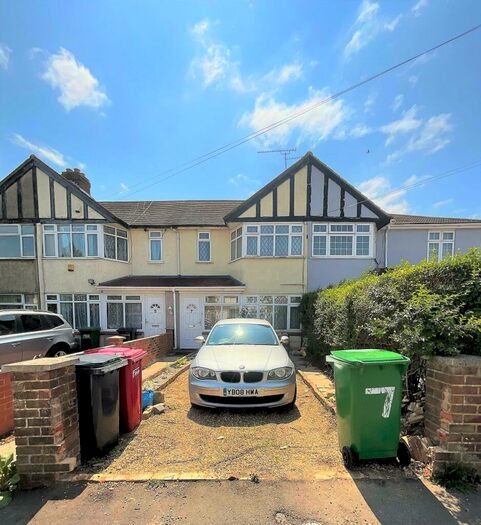 2 Bedroom House To Rent In Littleport Spur, Slough, SL1