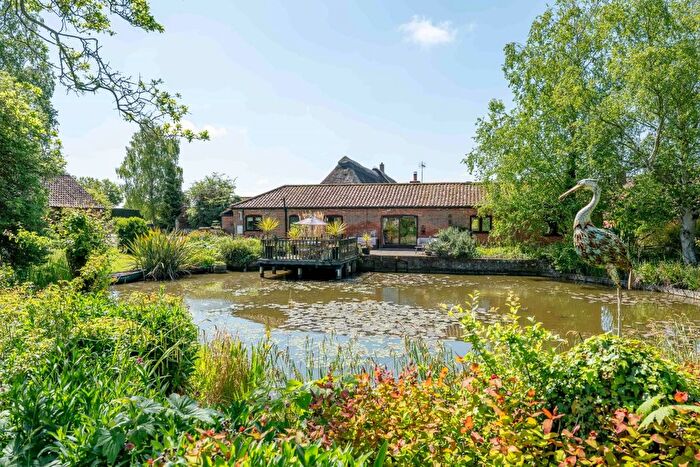 4 Bedroom Barn Conversion For Sale In Aylsham Road, North Walsham, NR28