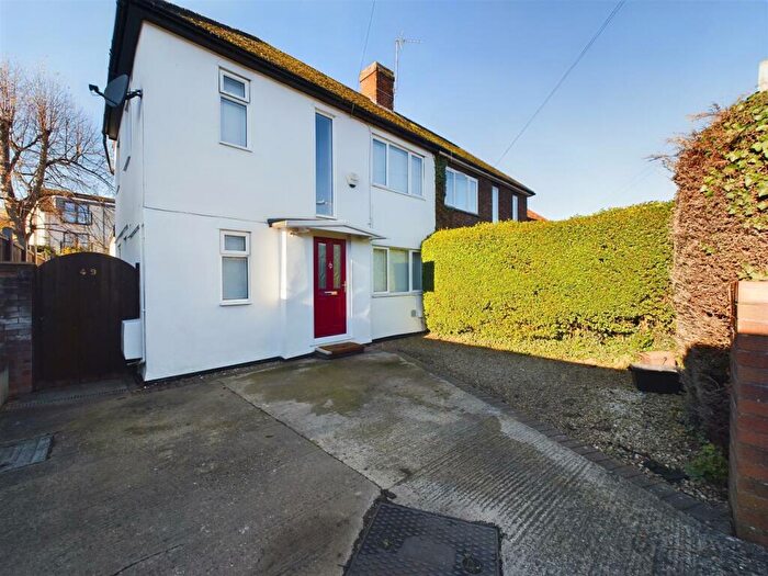 3 Bedroom House To Rent In Common Rise, Hitchin, SG4