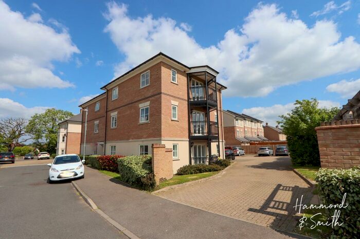 2 Bedroom Flat To Rent In Buckingham Road, Epping, CM16