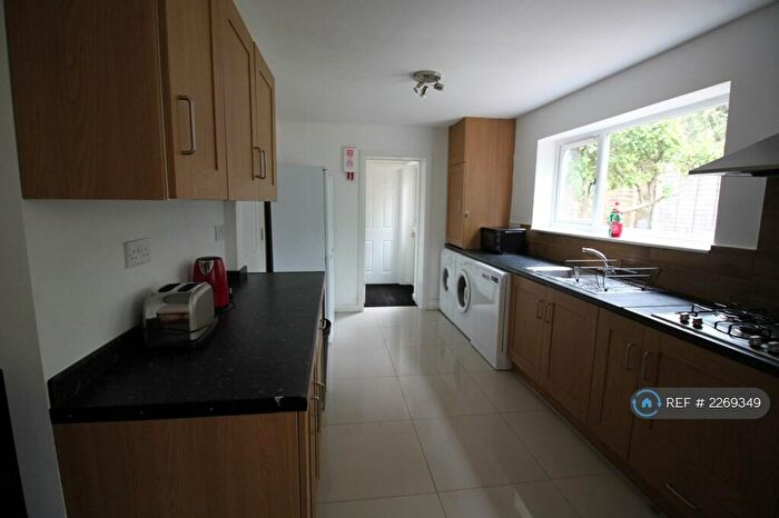 6 Bedroom Semi-Detached House To Rent In Applegarth Avenue, Guildford, GU2