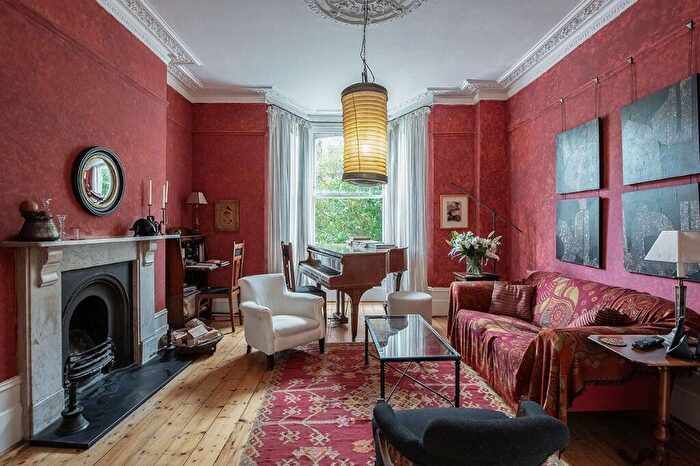 3 Bedroom Maisonette For Sale In Carlingford Road, Hampstead Village, London, NW3