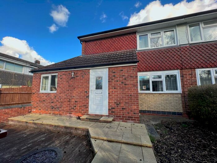 3 Bedroom End Of Terrace House To Rent In Willis Close, Lincoln, LN1