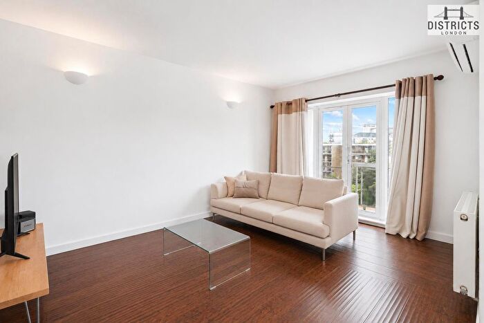 2 Bedroom Flat For Sale In Jetty Court, Old Bellgate Place, E14