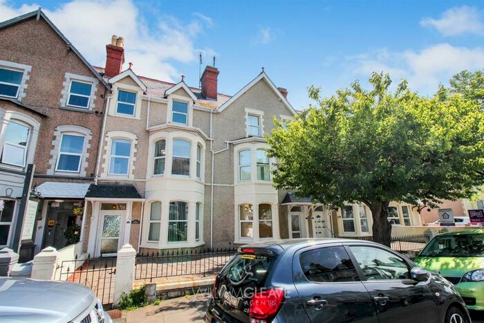 2 Bedroom Flat To Rent In Flat Rhosyn Apartments, / Chapel Street, LL30