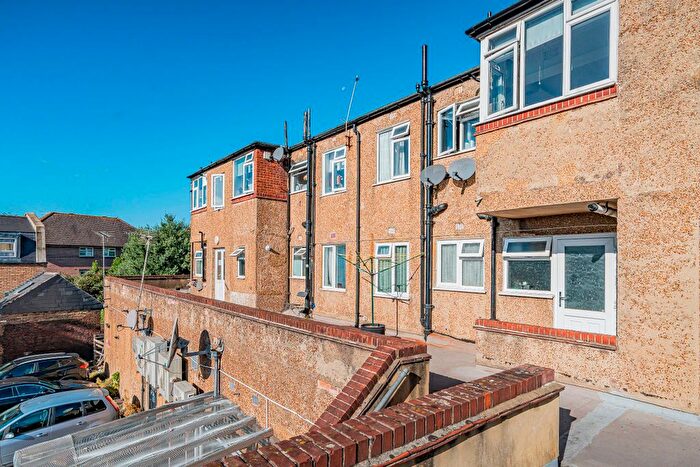 2 Bedroom Flat For Sale In Teesdale Court, London Road, Isleworth, TW7