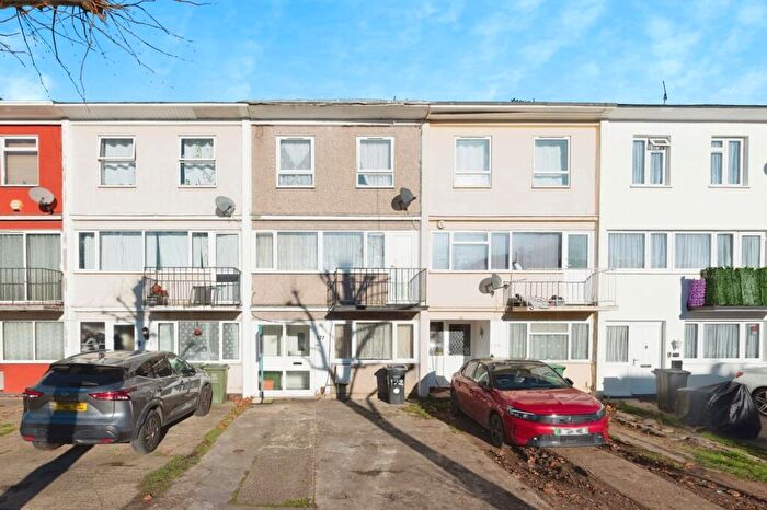 3 Bedroom Terraced House For Sale In Long Riding, Basildon, Essex, SS14