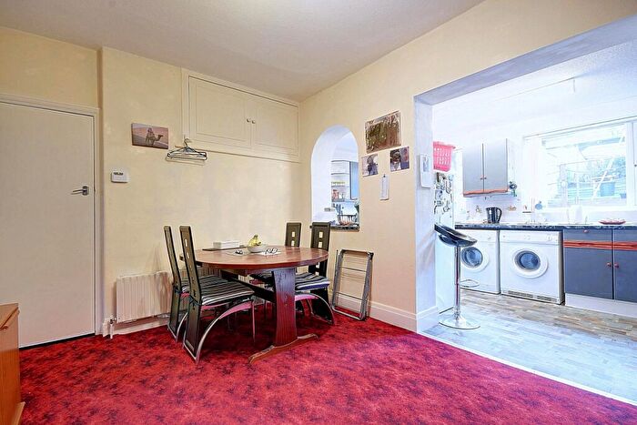 3 Bedroom End Of Terrace House For Sale In Lee Street, Brighouse, HD6
