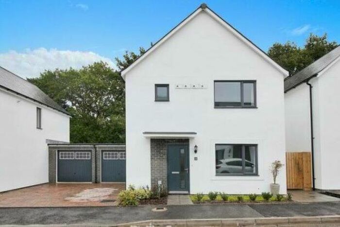 4 Bedroom Property To Rent In Cuddra Road, St. Austell, PL25