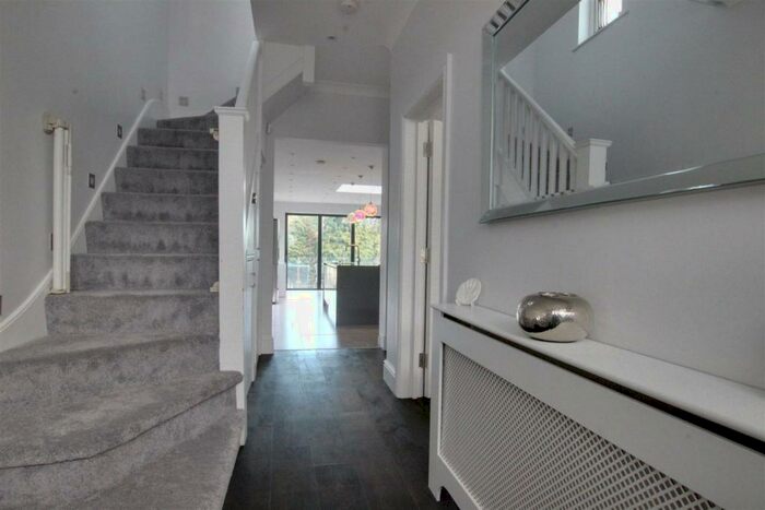 4 Bedroom House To Rent In Grange Park Avenue, London, N21