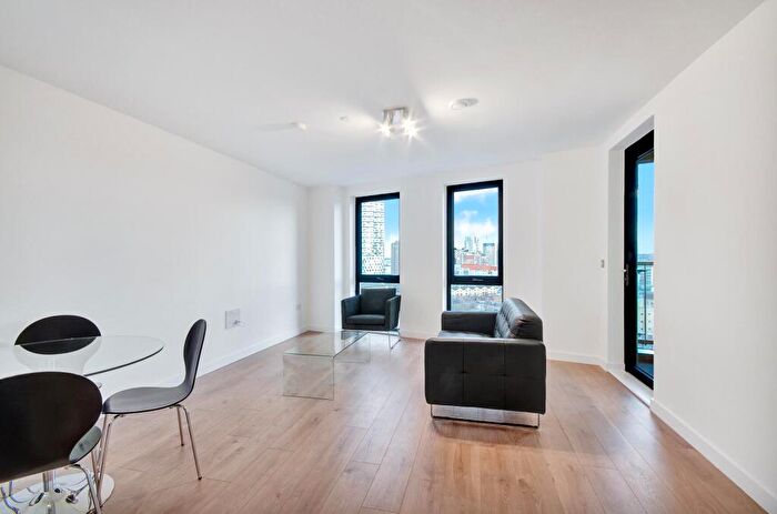 1 Bedroom Apartment To Rent In Roosevelt Tower, Williamsburg Plaza, London, E14