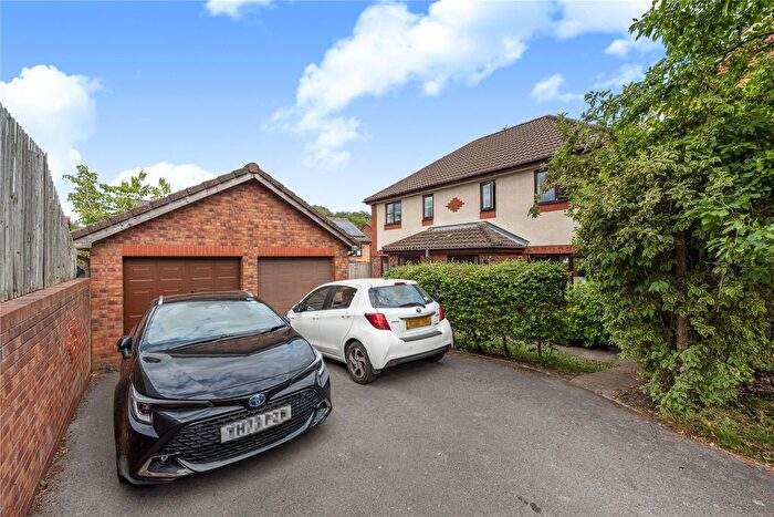 3 Bedroom Semi-detached House For Sale In Knaphill, Woking, Surrey, GU21