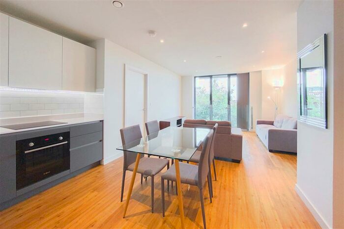 2 Bedroom Apartment To Rent In Mount Yard, M4