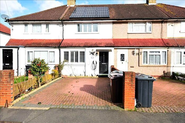 3 Bedroom Terraced House For Sale In Devonshire Road, Feltham, TW13