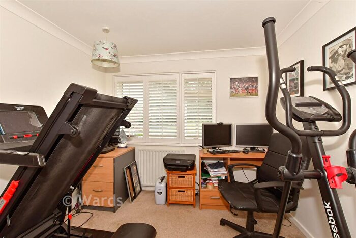 3 Bedroom End Of Terrace House For Sale In Orchard Drive, Newington, Sittingbourne, Kent, ME9