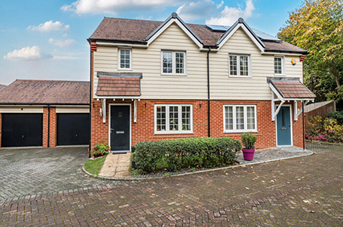 3 Bedroom Semi Detached House To Rent In School Lane, Havant, Hampshire, PO9