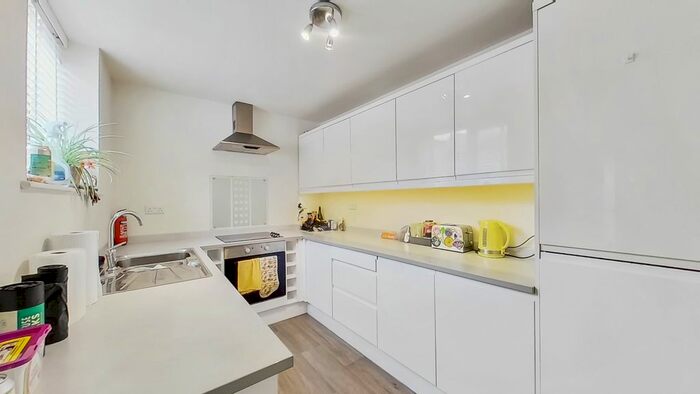 1 Bedroom Flat To Rent In High Street, Burton-On-Trent, Staffordshire, DE14