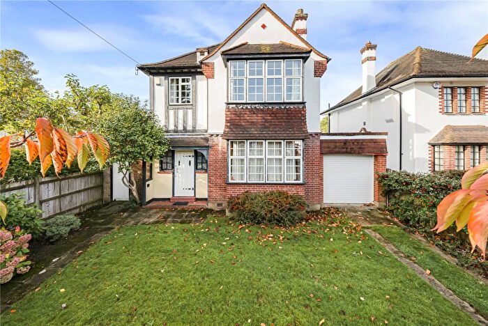 3 Bedroom Detached House For Sale In Highfield Road, Bickley, BR1