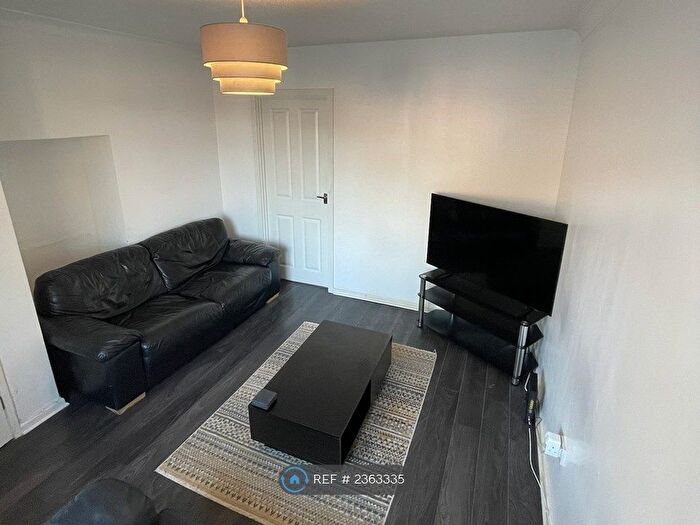 4 Bedroom Semi-Detached House To Rent In Cunningham Road, Norwich, NR5