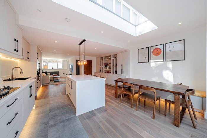 4 Bedroom Terraced House For Sale In Ebbisham Drive, London, SW8