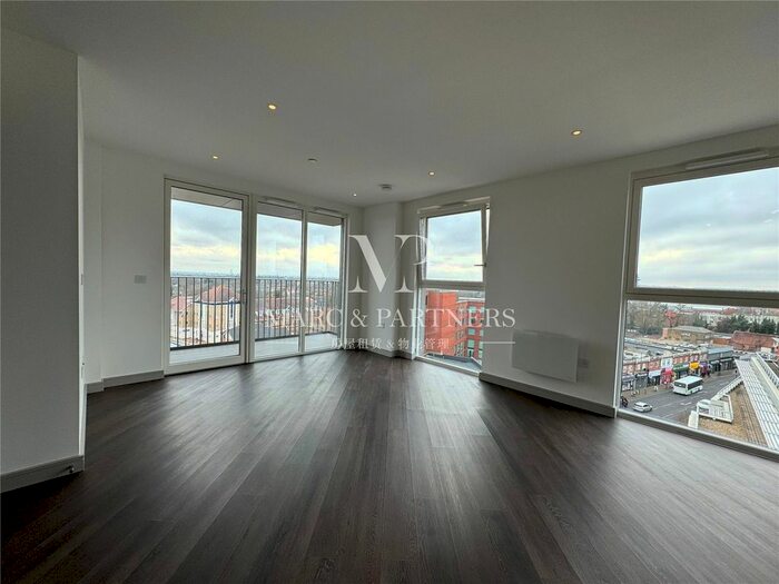 2 Bedroom Flat To Rent In Lavender House, Eden Grove, Staines-Upon-Thames, TW18