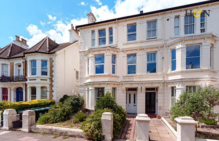 1 Bedroom Flat For Sale In Westbourne Villas, Hove, BN3