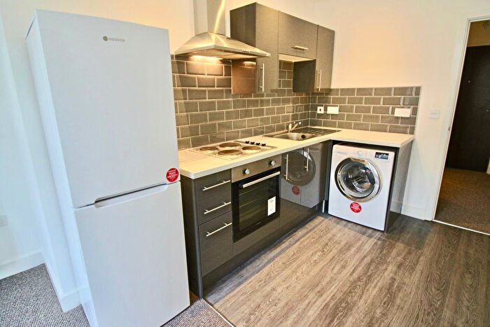 1 Bedroom Flat To Rent In Courier House, King Cross Street, Halifax, HX1