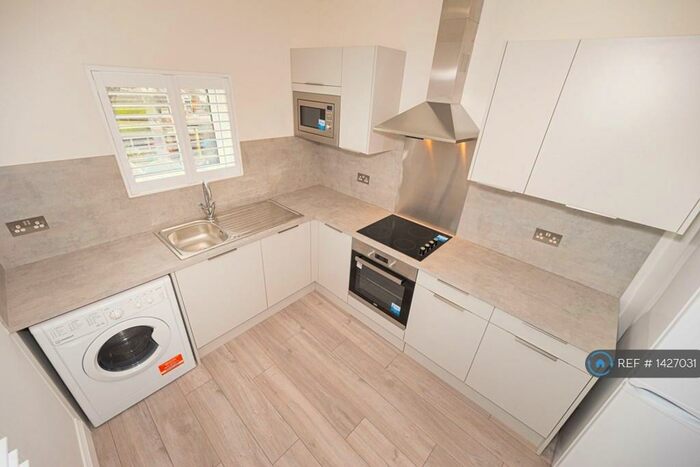 Studio To Rent In South Norwood, South Norwood, SE25