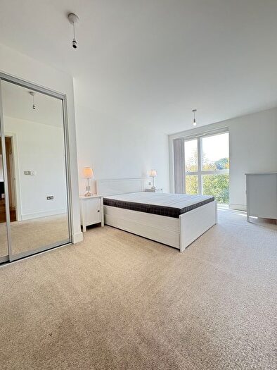 2 Bedroom Flat To Rent In Park Royal, London, NW10