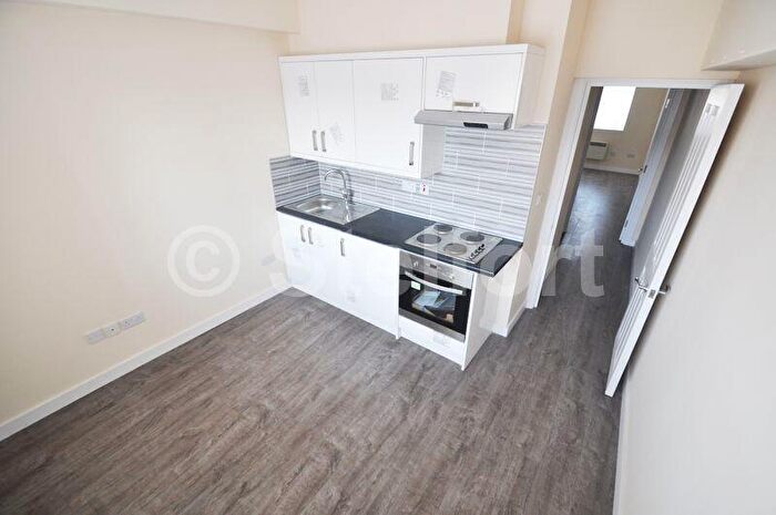 1 Bedroom Apartment To Rent In Camden Road, London, N7